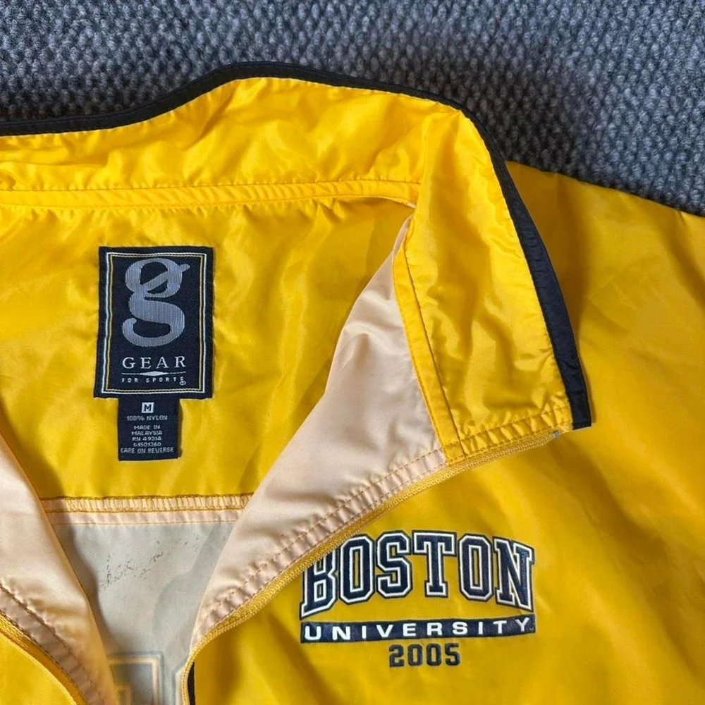 Vintage Boston University 2005 Pullover Windbreaker Jacket Yellow Anorak Y2K